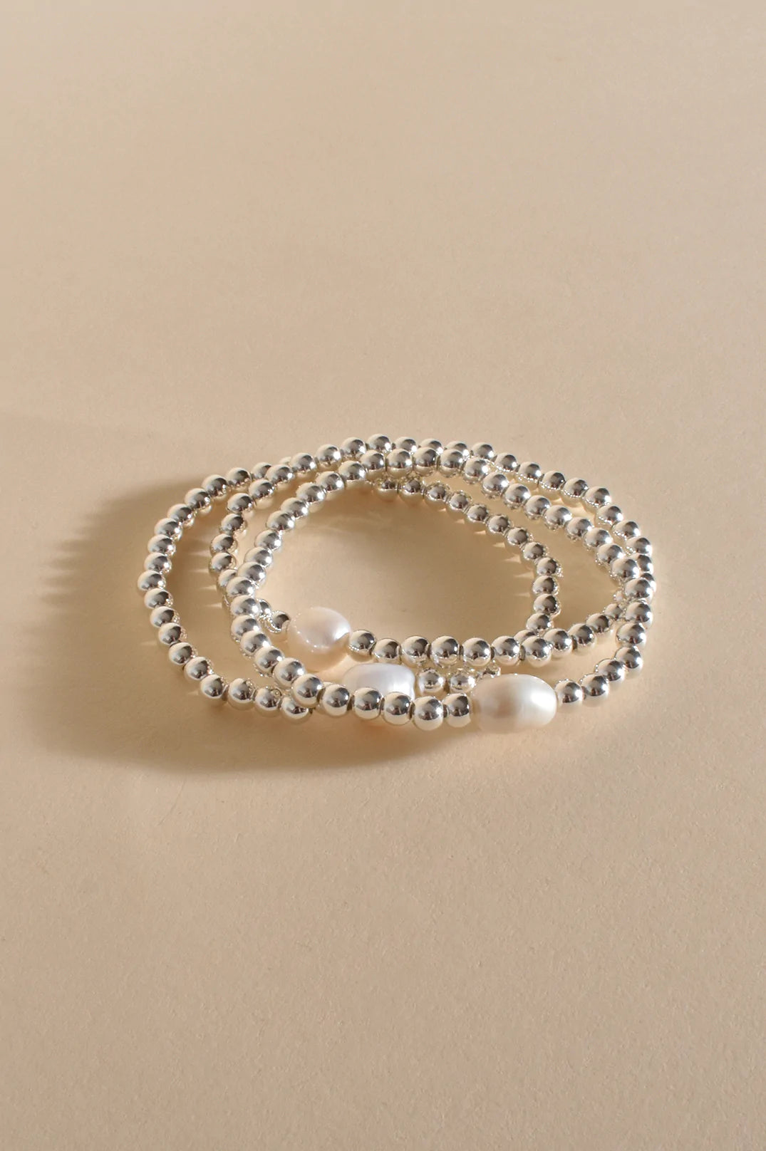 Adorne - Imogen Metal Ball Pearl Bracelet, Silver